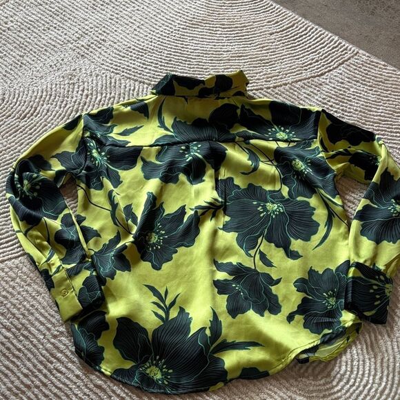 Bailey 44 Lime and Charcoal Floral Top - Picture 8 of 8